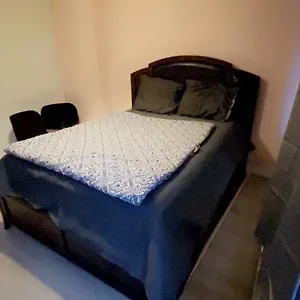 Private Double Bed Only With Balcony In Accommodatie bij particulieren